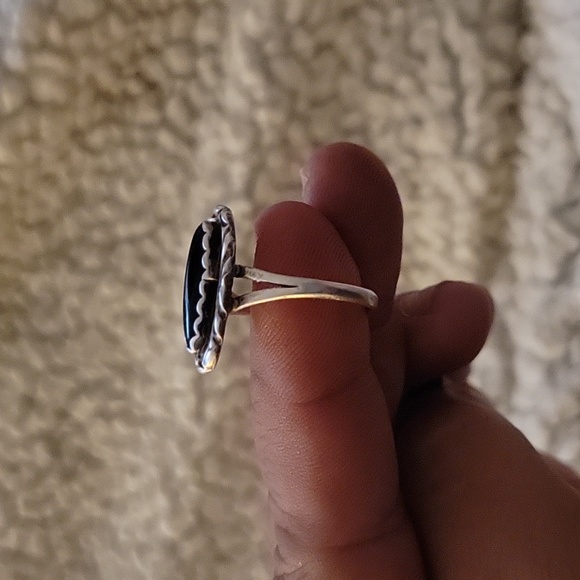 Women's ring - Picture 2 of 3